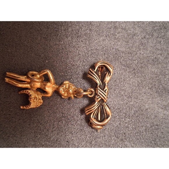 Vintage Devil or Angel Charm Brooch Bow Top Gold Tone - Picture 4 of 5